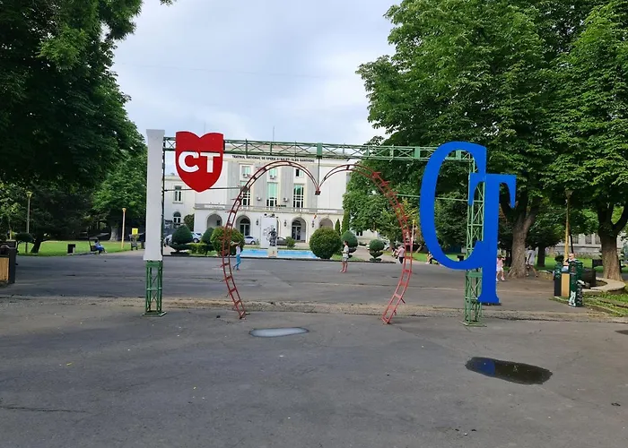 Apartment Dolphin Near Neversea *